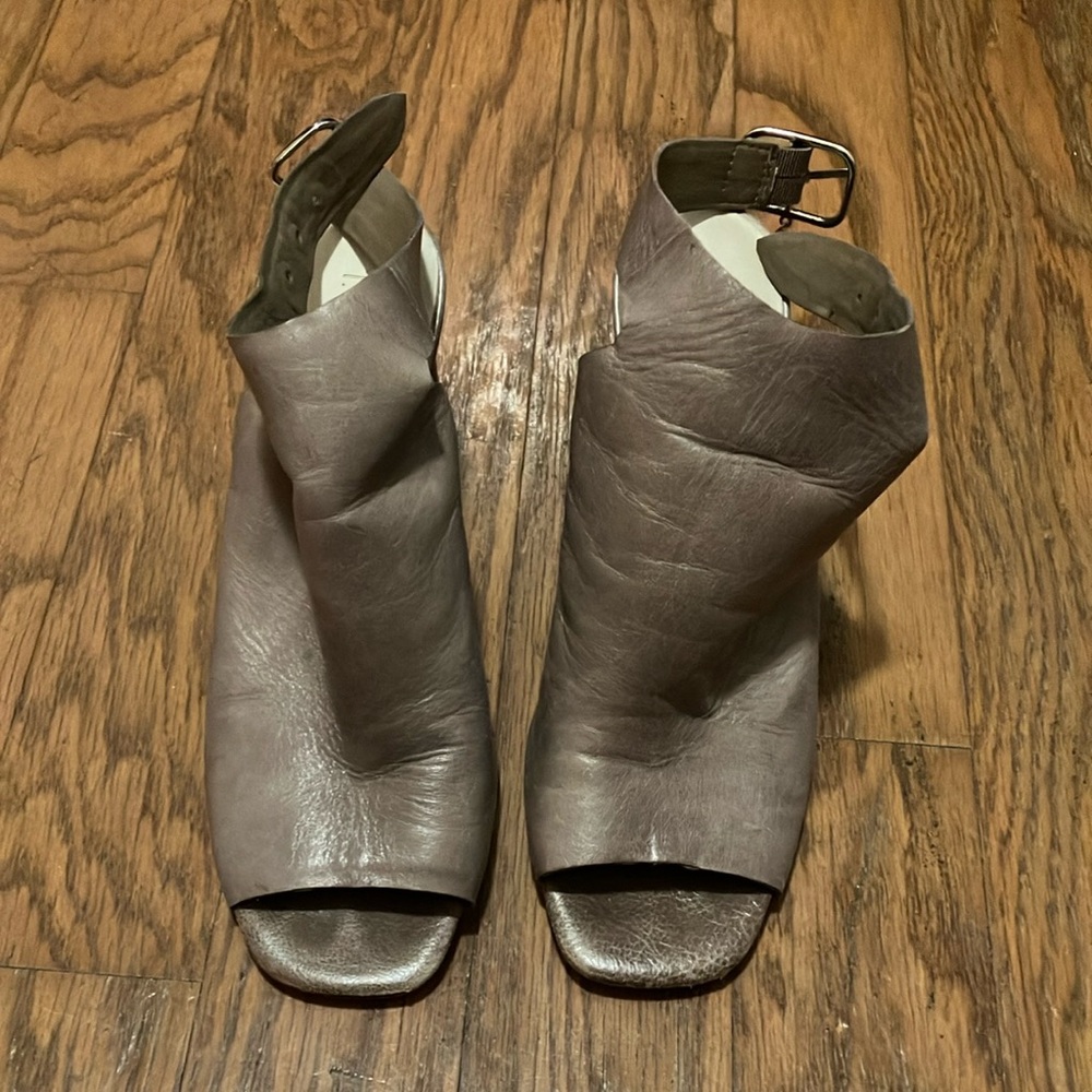 Stylish Gray Women's Shoes